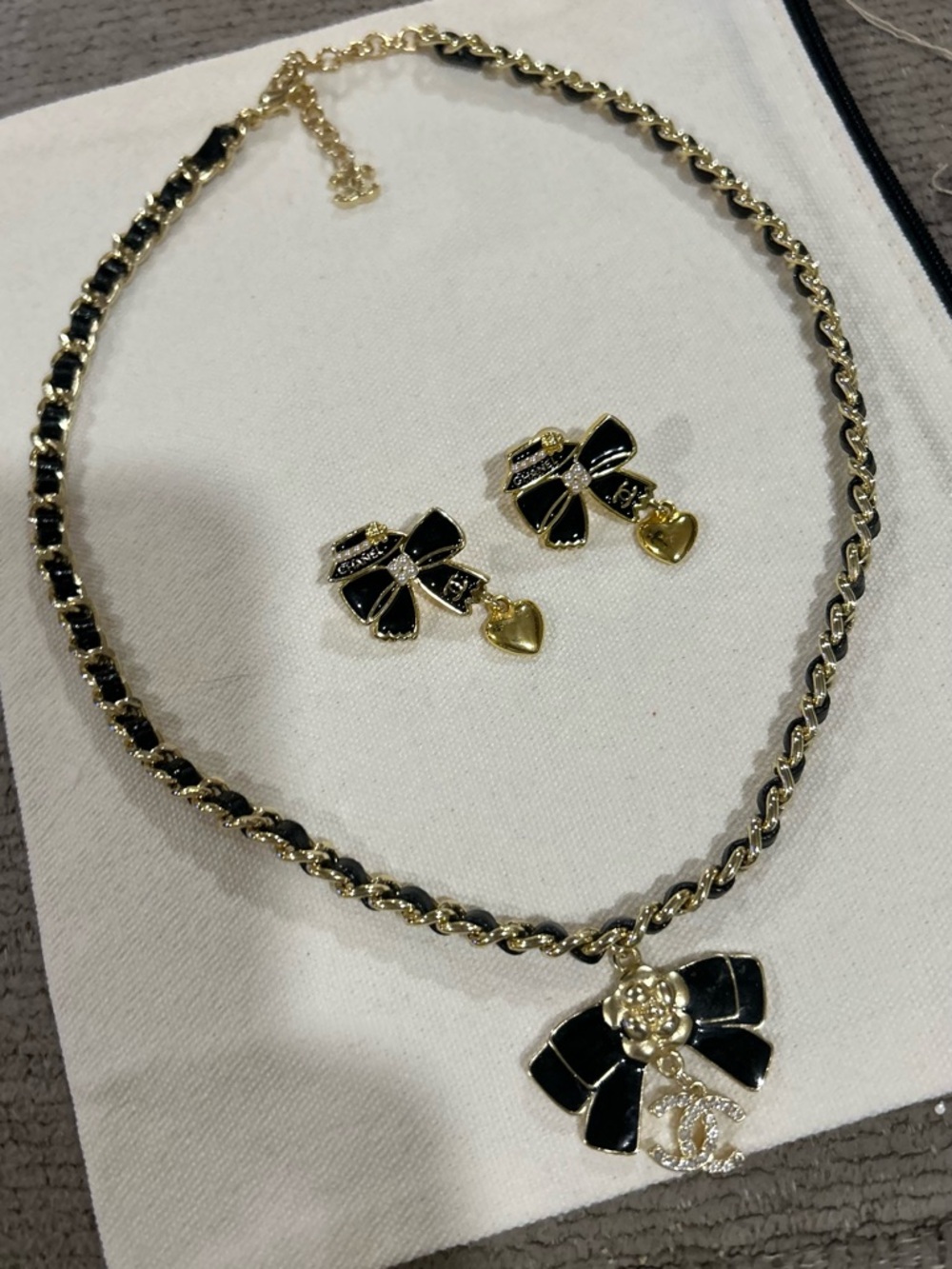 Gold and Black inspired Bow Pendant Necklace with Matching Earrings, NEW - Picture 2 of 12